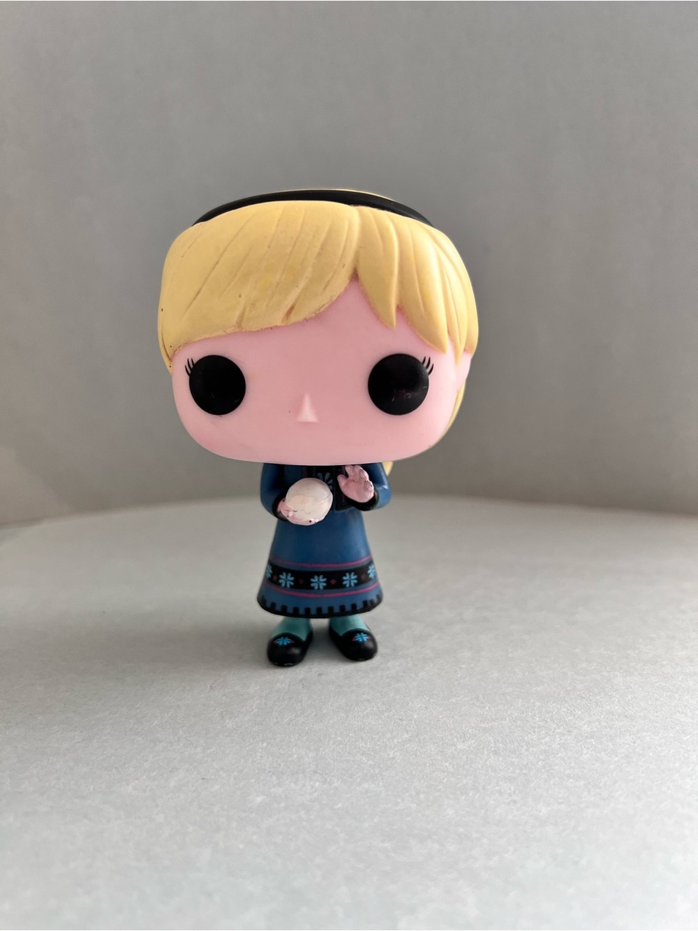 Funko Pop Disney Young Elsa # 116 Vinyl Figure
